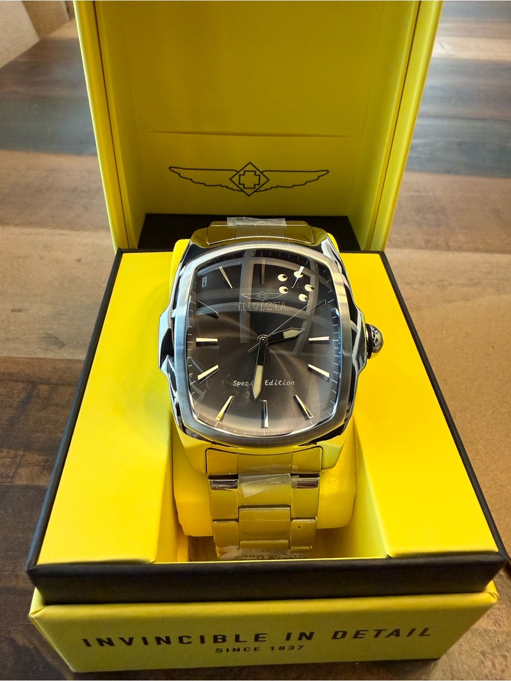 Invicta Lupah Men's Quartz Stainless Steel Watch 44-47.9mm Gray Dial 30m